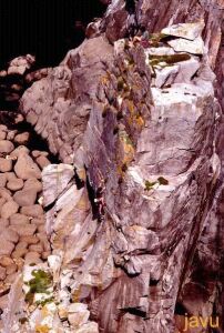 Climbers on the Devils Chimney Lundy VS